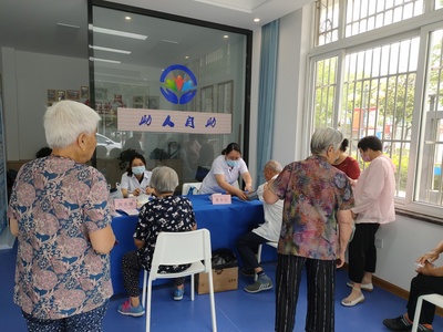 蘭莊社區(qū)舉辦"健康有約 醫(yī)藥咨詢" 活動